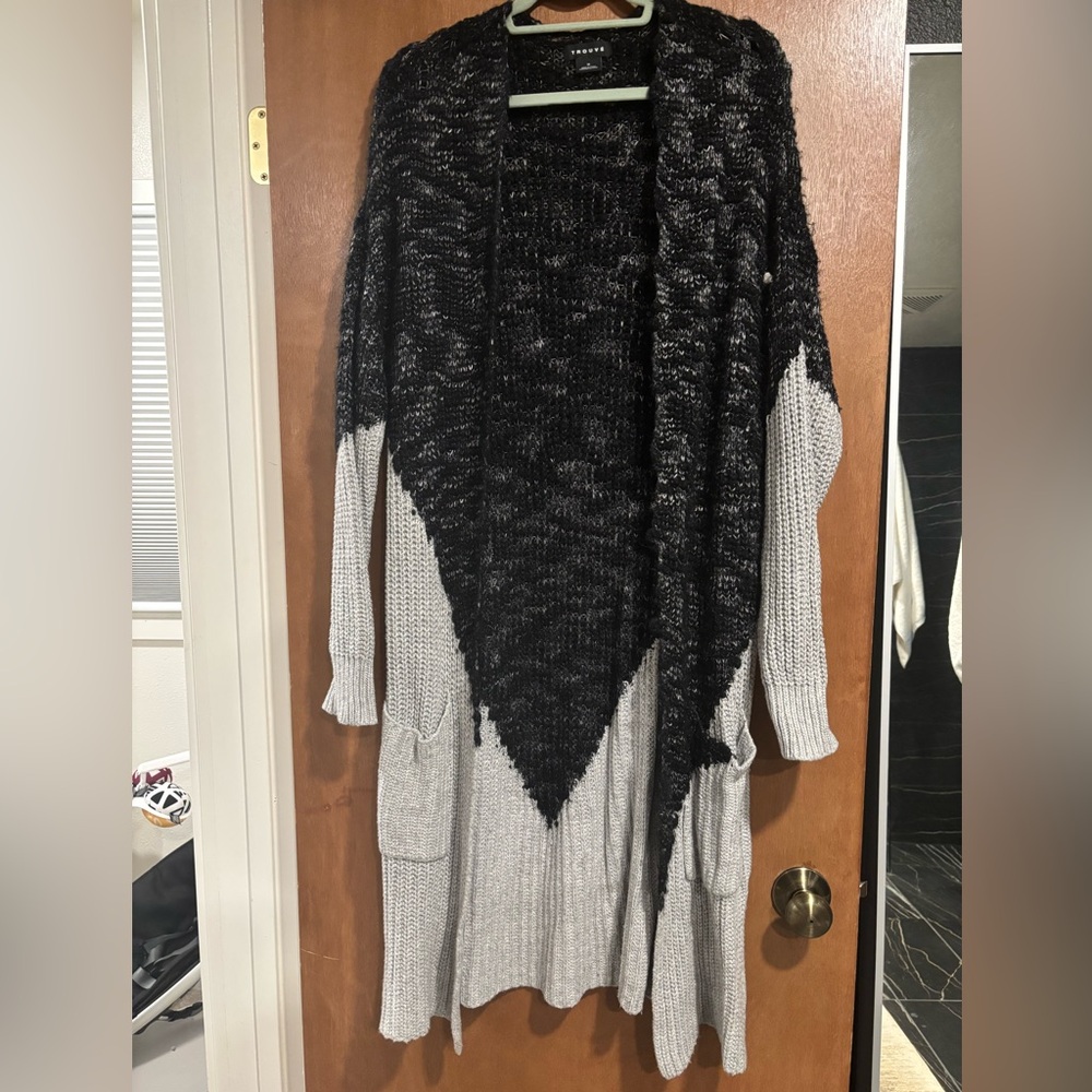 Trouve Black and Gray Women's long cardigan